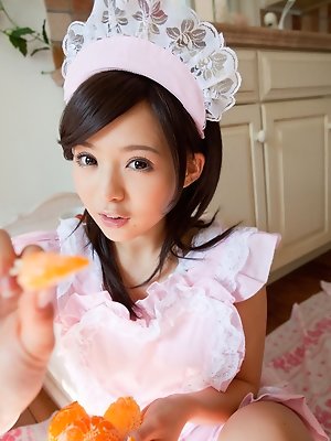 Runa Hamakawa Asian shows hot bum and plays with vegetables
